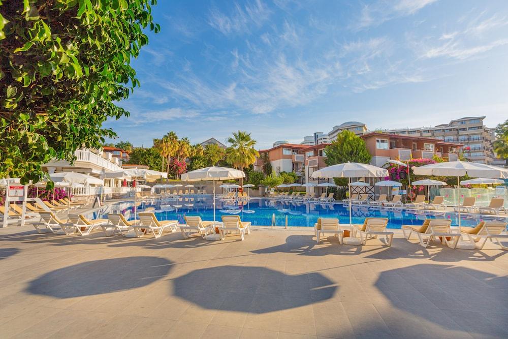 Justiniano Club Alanya 4* Okurcalar